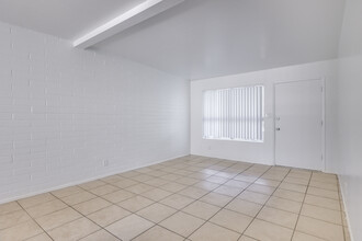 Parkway in Phoenix, AZ - Building Photo - Interior Photo