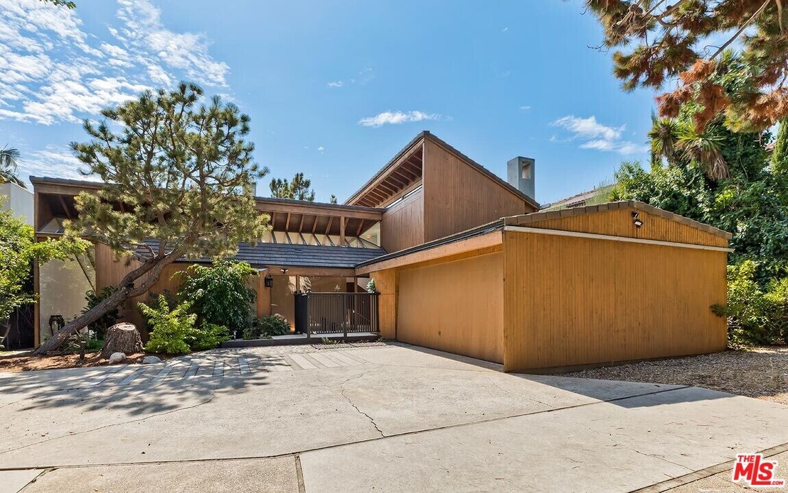 515 N Roxbury Dr in Beverly Hills, CA - Foto de edificio