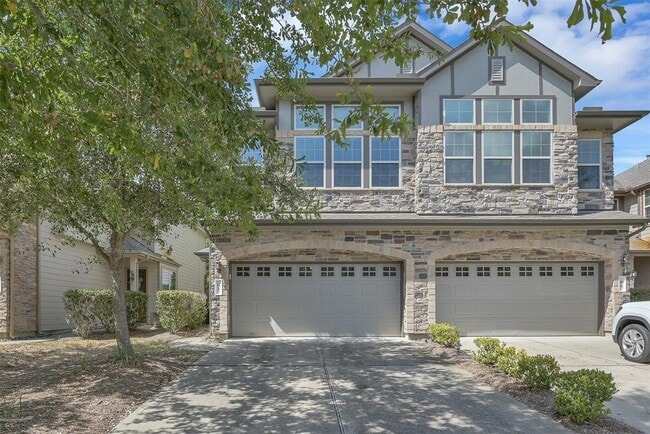 property at 91 Aventura Pl