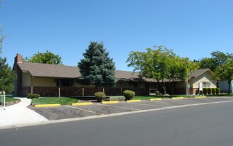 700 E Fairview Ave in Meridian, ID - Building Photo