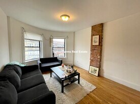 870 Huntington Ave, Unit 878 huntington- 3 in Boston, MA - Building Photo