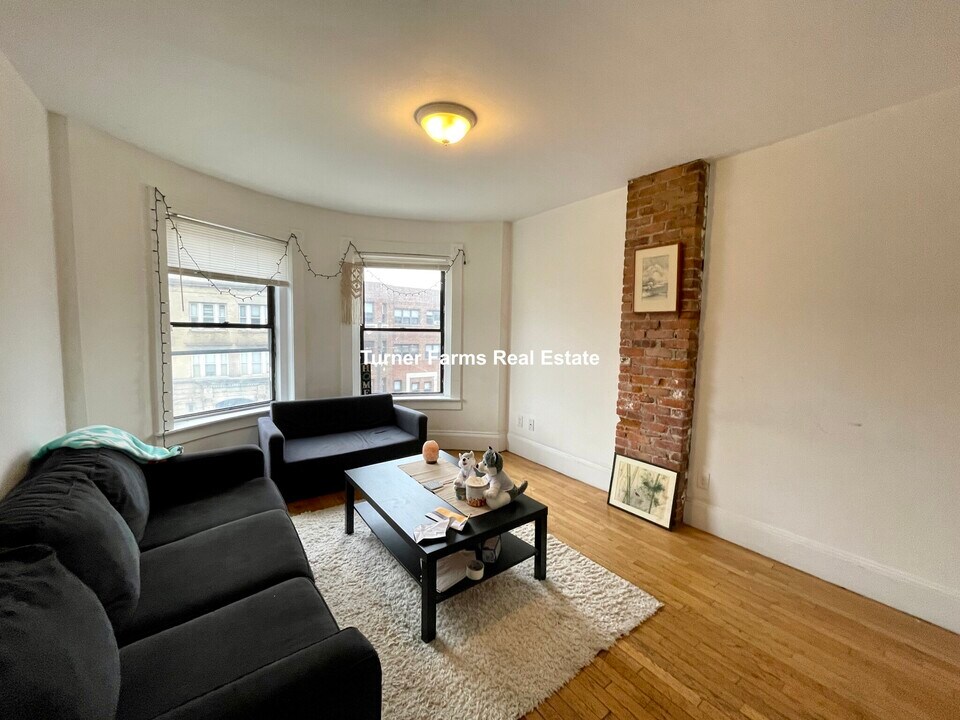 870 Huntington Ave, Unit 878 huntington- 3 in Boston, MA - Building Photo