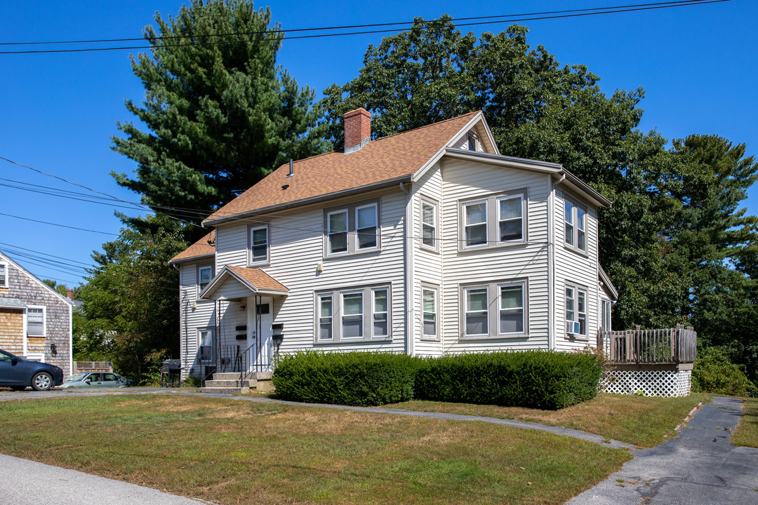 28-30 Traip Ave in Kittery, ME - Building Photo