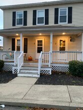 5 Cordage St, Unit 3 in Plymouth, MA - Foto de edificio - Building Photo