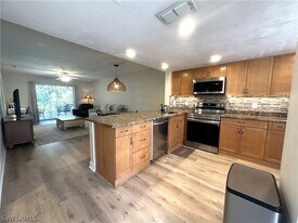 2375 Naples Trace Cir in Naples, FL - Building Photo