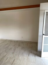 826 Wiggins Pass Rd in Naples, FL - Building Photo - Building Photo