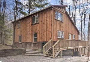 143 Red Huckleberry Ln in Hendersonville, NC - Building Photo