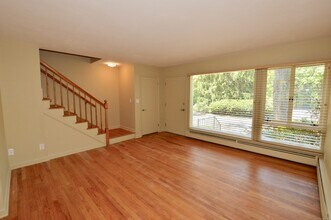 83 North Lake Dr in Hamden, CT - Building Photo - Building Photo