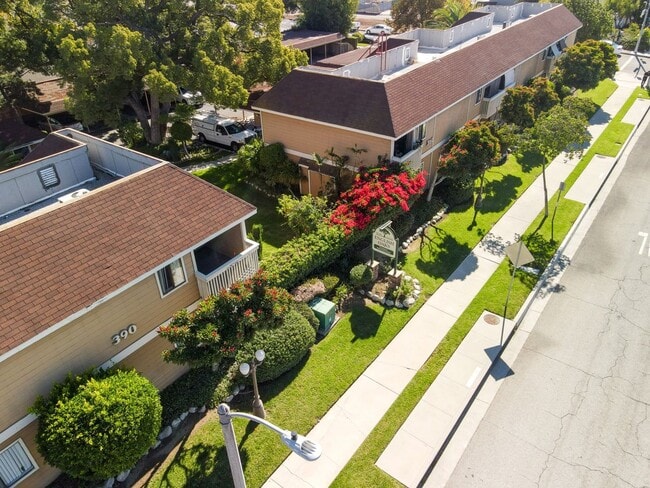 English Oaks in Upland, CA - Building Photo - Building Photo
