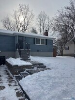 42 Northbrick Ln in Wethersfield, CT - Building Photo