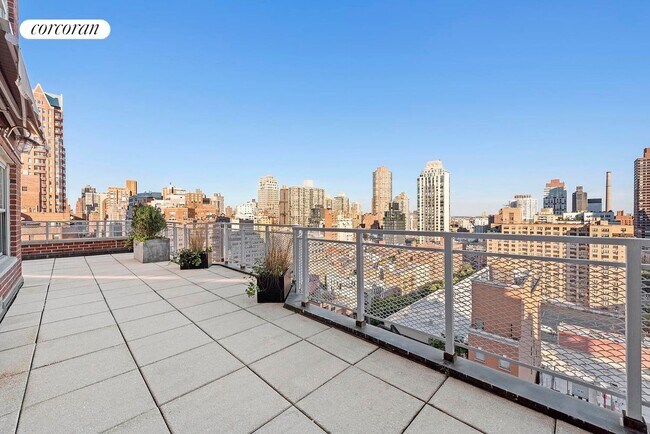 177 E 75th St in New York, NY - Building Photo - Building Photo