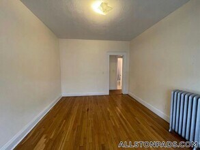 1152 Commonwealth Ave, Unit 14 in Boston, MA - Building Photo - Building Photo