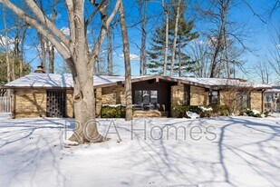 423 Jenny Ln in Carmel, IN - Building Photo