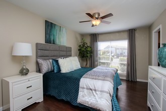 Woods of Spring Grove Apartments in Houston, TX - Foto de edificio - Building Photo