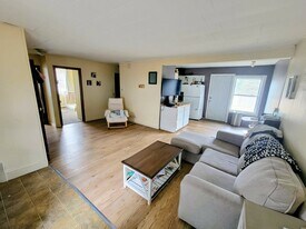 40 Adirondack View in Bristol, VT - Building Photo