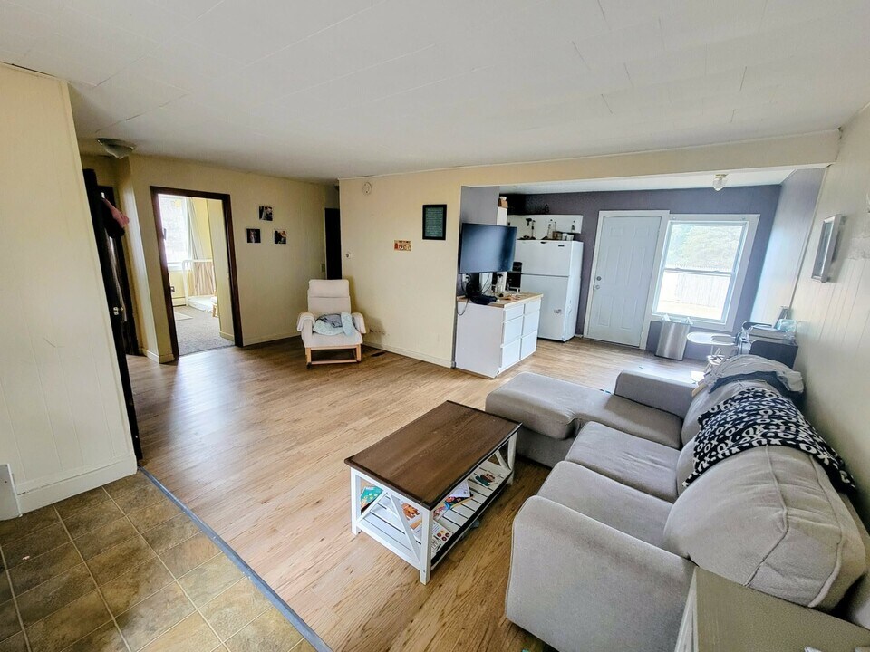 40 Adirondack View in Bristol, VT - Building Photo