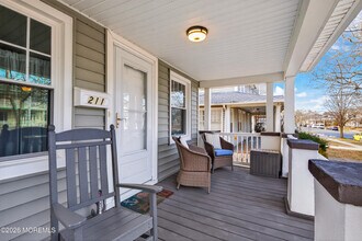 211 Lareine Ave in Bradley Beach, NJ - Building Photo - Building Photo