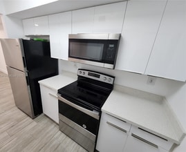 201 SW 116th Ave in Pembroke Pines, FL - Building Photo - Building Photo