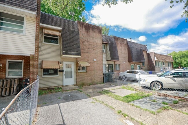 1207 Bunsen Ct in Norfolk, VA - Building Photo - Building Photo