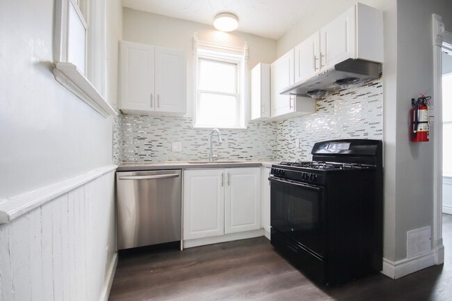 property at 159 Victoria St N