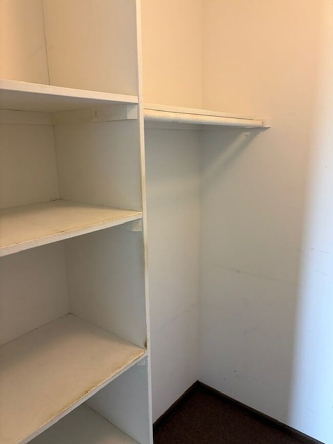 209 Estelle St in Dysart, IA - Foto de edificio - Building Photo