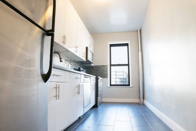 566 Parkside Avenue in Brooklyn, NY - Building Photo - Building Photo