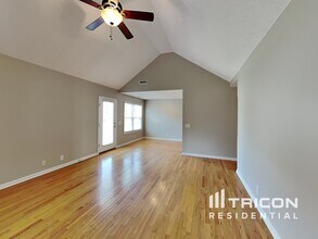 325 Brandywine Ln in Springfield, TN - Foto de edificio - Building Photo