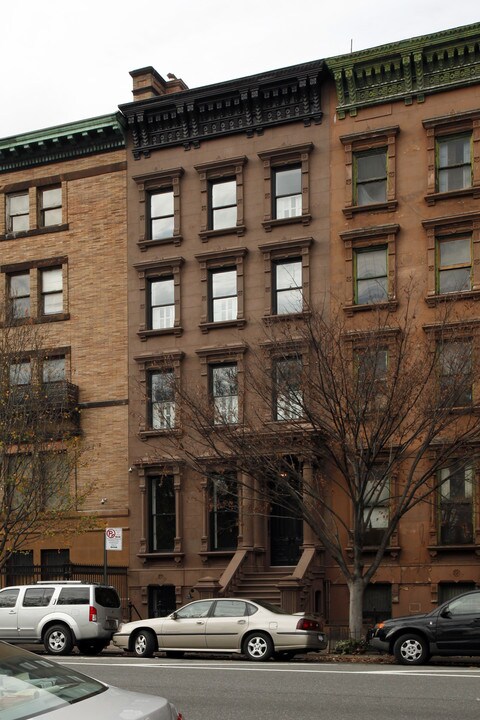 32 Mount Morris W in New York, NY - Building Photo