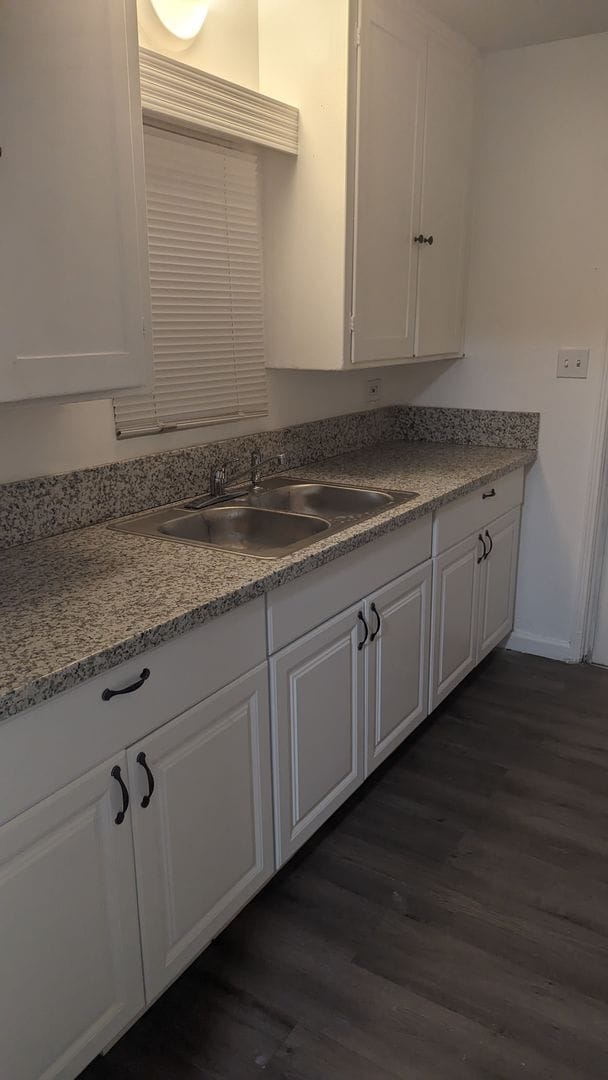 2207 Edwards Ave in Bakersfield, CA - Building Photo - Building Photo