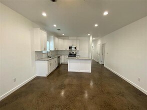 104 E Forest Ave in Sherman, TX - Building Photo - Building Photo