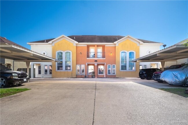 property at 15 West Dr