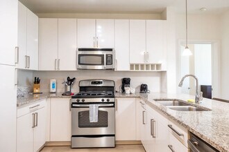 75 Tresser Blvd in Stamford, CT - Building Photo - Building Photo