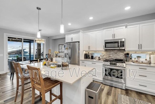 property at 2580 Crown Crest Dr