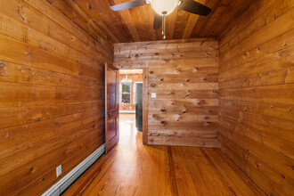 311 Wood St, Unit 2E in New Bedford, MA - Building Photo - Building Photo