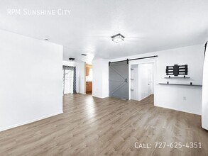 3684 14th Ave SE in Largo, FL - Foto de edificio - Building Photo