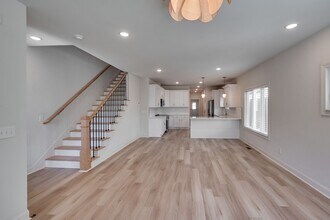 2401 Inga St in Nashville, TN - Building Photo - Building Photo