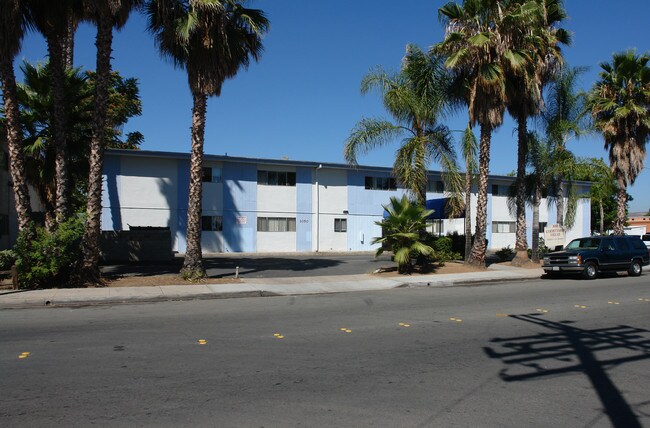 Courtyard Villas in El Cajon, CA - Building Photo - Building Photo