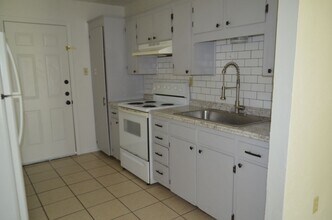706 Hackberry St in Copperas Cove, TX - Foto de edificio - Building Photo
