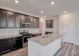 128 Tucana St in Georgetown, TX - Foto de edificio - Building Photo