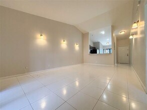 3551-3559 Riverside Dr in Coral Springs, FL - Building Photo - Building Photo