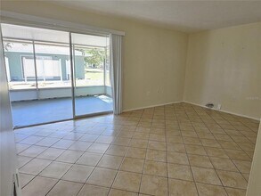 105 Base Ave E in Venice, FL - Foto de edificio - Building Photo