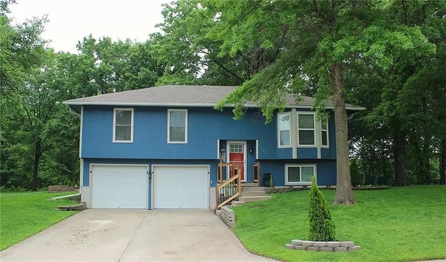 property at 1467 Grandview Dr