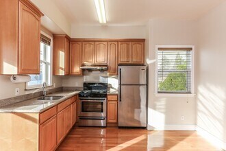 1013 Fair Oaks Ave in Alameda, CA - Building Photo - Building Photo