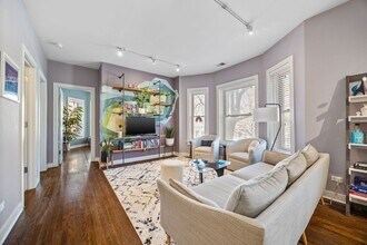 1951 W Byron St in Chicago, IL - Building Photo - Building Photo