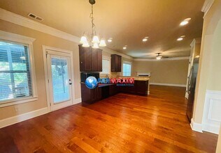 690 Summerstone Ln in Lawrenceville, GA - Building Photo - Building Photo