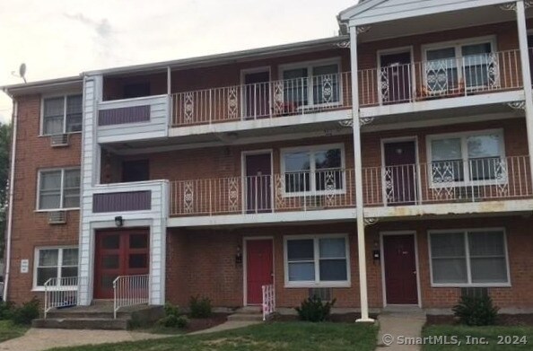 169 Birdseye St, Unit A4 in Bridgeport, CT - Building Photo