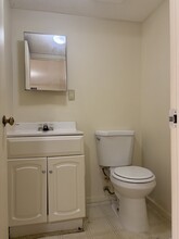 94 Bacon St in Waltham, MA - Building Photo - Building Photo