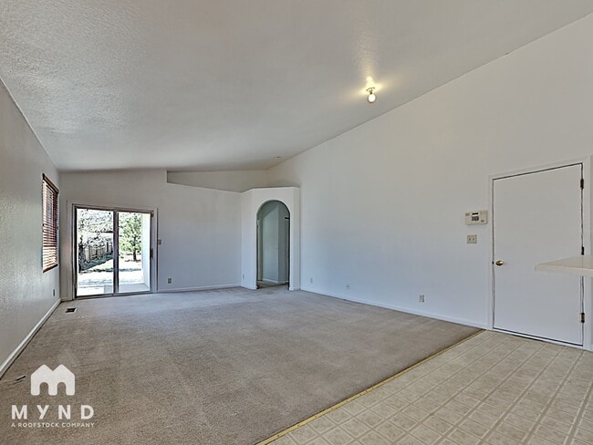 1555 Polo Park Dr in Reno, NV - Building Photo - Building Photo