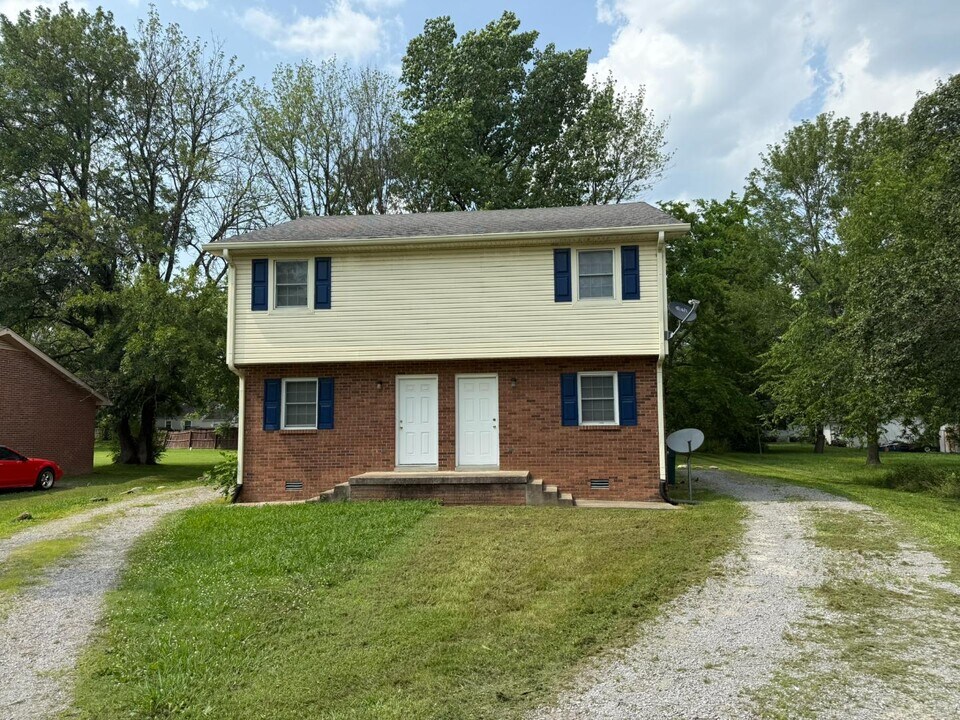 615 Moody Ct in Lebanon, TN - Foto de edificio