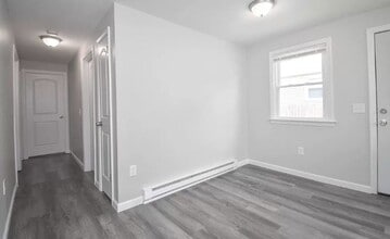 25 Gladstone St in Springfield, MA - Building Photo - Building Photo